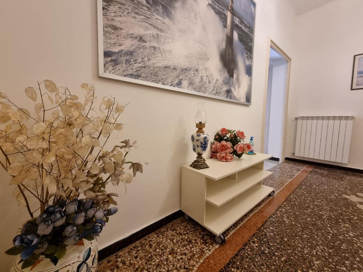 Wow Home 2 - 175 Mq - Posteggio Privato - Davanti Porto Traghetti - Fino A 10 Posti Letto - Balcone Genua Buitenkant foto