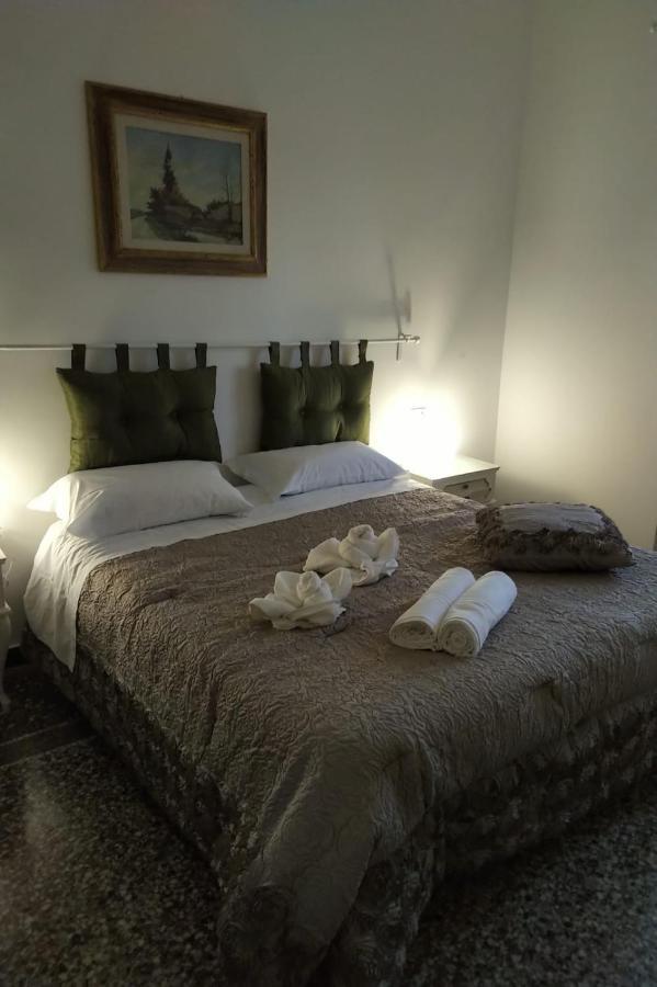 Wow Home 2 - 175 Mq - Posteggio Privato - Davanti Porto Traghetti - Fino A 10 Posti Letto - Balcone Genua Buitenkant foto